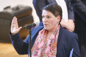 Melanie Walter bei Förderbescheid-Übergabe für Lebensqualitätsprojekte in Niedersachsen.
