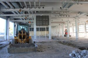 Bauarbeiten zur Sanierung der Fahrzeughallen im Gefahrenschutzzentrum Erfurt, Modernisierung im Gange.