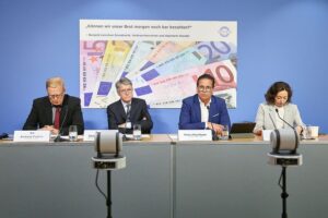 Pressekonferenz zur Wahrung von Bargeldnutzung und Grundrechten in Berlin, April 2026.