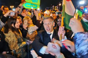 Anton Hofreiter kommentiert Wahlsieg von Péter Magyar, Fokus auf Europa, Ukrainehilfe, Rechtsstaatlichkeit.