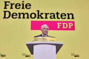 Wolfgang Kubicki, FDP-Parteivorsitzender, verteidigt seine Kandidatur gegen interne Kritik in Berlin.