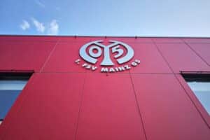 Polizei Mainz widerspricht Gerüchten über Messerangriff nach Spiel des 1. FSV Mainz 05.