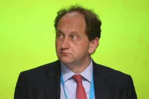 Russischer Botschaftsbesuch: Alexander Graf Lambsdorff trifft auf Vorwürfe und diplomatische Spannungen.