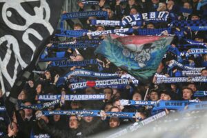 Paderborn-Fans zeigen Leidenschaft; Ticketinfo für Auswärtsspiel gegen Hannover 96.