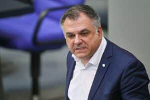 Christos Pantazis äußert Skepsis zur Erhöhung der Beitragsbemessungsgrenze in der Krankenversicherung.