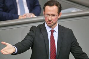 Dirk Wiese spricht über Rohstoffvorräte und Krisenvorsorge in Deutschland.