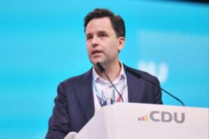 Johannes Winkel spricht zur längeren Lebensarbeitszeit und deren gesellschaftlicher Akzeptanz in Berlin.