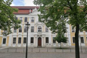 Landtag von Sachsen-Anhalt, symbolisiert durch das Gebäude, im Kontext von AfD-Regierungsplänen.