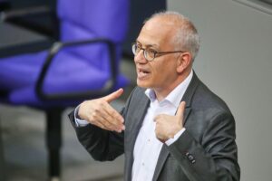 Tarek Al-Wazir spricht über Falschaussage und Gerichtsverfahren gegen Andreas Scheuer zur Pkw-Maut.
