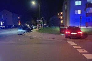 Unfallstelle mit Polizei, betrunkenem Autofahrer und verletzter Frau auf Stadthagener Straße.