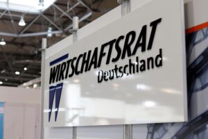 Wirtschaftsrat der CDU diskutiert Staatsmodernisierung und digitale Effizienz zur Sicherung der Wettbewerbsfähigkeit.