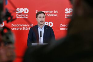 Politiker von CDU und SPD fordern Einigkeit und Zusammenarbeit für Wachstum und sozialen Frieden.