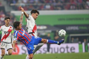 Crystal Palace jubelt über den UEFA Conference League-Sieg, Jean-Philippe Mateta feiert entscheidenden Treffer.