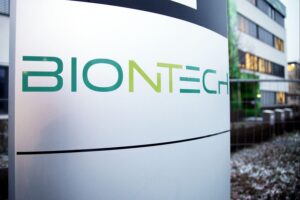 Ingmar Hoerr kritisiert Biontech: Vorwürfe der Täuschung und drohender Verlust von Wissen.