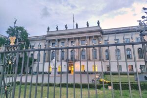 Humboldt-Universität zu Berlin: Forschung über Gedächtniskonsolidierung und ihre Mechanismen zur Wissensspeicherung.