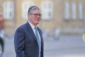 Keir Starmer im Mittelpunkt: Politischer Druck, Rücktritt von Gesundheitsminister Wes Streeting.