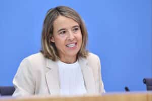 Ulrike Malmendier diskutiert gezielte finanzielle Entlastungen und kritisiert das Gießkannenprinzip der Bundesregierung.