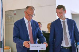 Jacob Schrot, ehemaliger Büroleiter von Friedrich Merz, wechselt zur Boston Consulting Group.