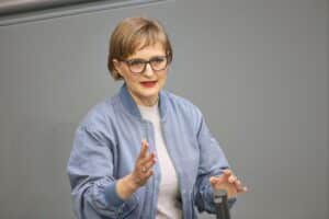 Franziska Brantner diskutiert nukleare Abschreckung für Europa mit internationalen Partnern in Berlin.