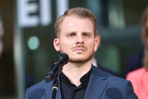 Tim Klüssendorf spricht über Erbschaftsteuerreform für mehr Chancengleichheit und gegen Vermögenskonzentration.