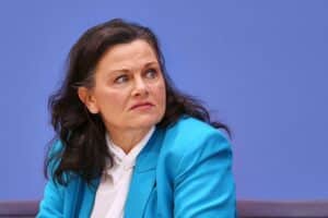 Gitta Connemann spricht über Steuererhöhungen und ihre Auswirkungen auf den Mittelstand.