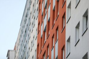 Überbelegte Wohnungen in Deutschland: Mangelnder Wohnraum betrifft insbesondere Familien und ausländische Haushalte.