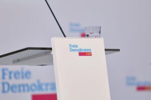 FDP-Pressekonferenz in Berlin, Umfrage zeigt wachsendes Wählerpotential und Unterstützung für Liberalismus.
