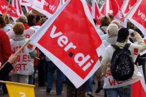 Proteste gegen Sozialabbau: Verdi-Chef Werneke kündigt Aktionen für Arbeitnehmerrechte und sozialen Schutz an.