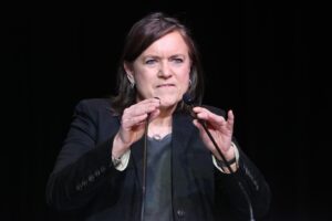 Ruth Firmenich und Michael von der Schulenburg besprechen Dialogmöglichkeiten mit Putin-Beratern in Moskau.