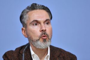 Fabio De Masi kritisiert Bündnis der Linken mit CDU in Bezug auf AfD-Stärke.