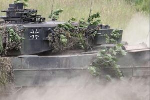 Bundeswehr-Panzer, finanzieller Deal, Bundesregierung, Panzerhersteller, KNDS, Aktien, Verteidigungsausgaben.