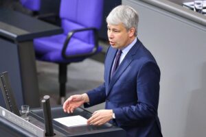 Steffen Bilger spricht über Reformen für Wirtschaftswachstum und wichtige Themen wie Energiekosten.