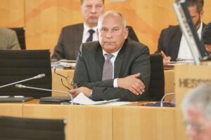 Innenminister Poseck diskutiert Maßnahmen gegen linksextreme Gewalt auf der Innenministerkonferenz in Hamburg.