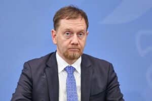 Michael Kretschmer kritisiert Reformen, fordert neue Wettbewerbsagenda und bessere Kommunikation der Bundesregierung.