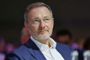Christian Lindner kritisiert Friedrich Merz' Kapitalrenten-Aussage und diskutiert Rentenpolitik und Kapitalmärkte.
