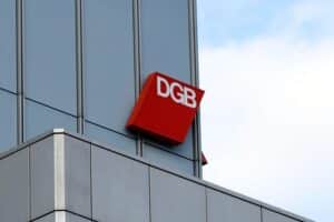 DGB-Logo mit Symbolik für betriebliche Altersvorsorge, Unterstützung durch Linke und Grüne.