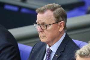 Bodo Ramelow spricht vor dem Schiedsgericht der Linken über Gehaltsdeckel-Antrag.