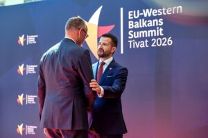 Friedrich Merz und Jakov Milatovic diskutieren EU-Erweiterung beim Gipfel in Tivat, Montenegro.