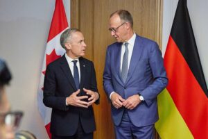 Friedrich Merz und Mark Carney beim bilateralen Treffen am G7-Gipfel in Évian-les-Bains.
