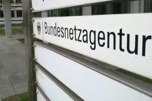 Gericht entscheidet zugunsten von Telekommunikationsunternehmen gegen Drosselung von Heavy Usern durch Bundesnetzagentur.