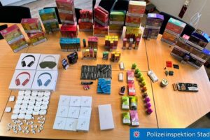 Durchsuchung: Polizei sichert illegale Vapes, Plagiate und Feuerwerkskörper in Harsefeld.