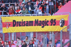 Freiburg-Fans jubeln über den Neuzugang Keisuke Goto für die kommende Saison.