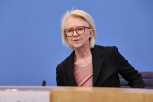 Monika Schnitzer spricht über Steuerreformen und Wirtschaftsentwicklung in Deutschland.