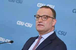 Jens Spahn im Gespräch, Koalitionsreformen, Fokus auf Wachstum und Zusammenarbeit, politische Diskussionen.