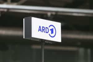Warnstreik im öffentlich-rechtlichen Rundfunk: Verdi fordert höhere Gehälter für Beschäftigte.