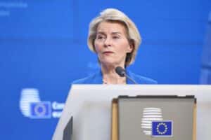 Ursula von der Leyen diskutiert EU-Hilfen für Armenien nach russischen Wirtschaftsbeschränkungen.