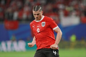 Austria und Algeria jubeln nach dramatischem 3:3, beide Teams erreichen das Sechzehntelfinale.