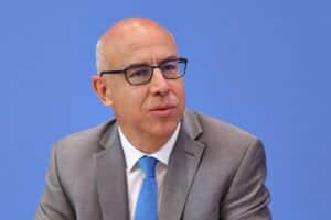 Gabriel Felbermayr diskutiert Renteneintrittsalter, Inflation und Beamtenstatus in Deutschland.
