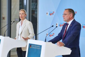 Alice Weidel und Tino Chrupalla (Archivfoto), AfD-Bundesspitze, vor Hintergrund zur NRW-Aufstellungsversammlung.