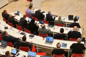 AfD-Landtagsfraktion in Brandenburg vor Berliner Landgericht; Streit um einstweilige Verfügung gegen Axel-Springer-Verlag.